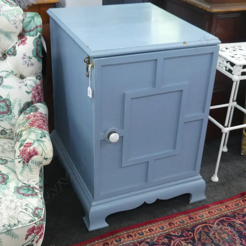 BLUE PAINTED WOODEN CABINET 500x580x740mm Image 1++
