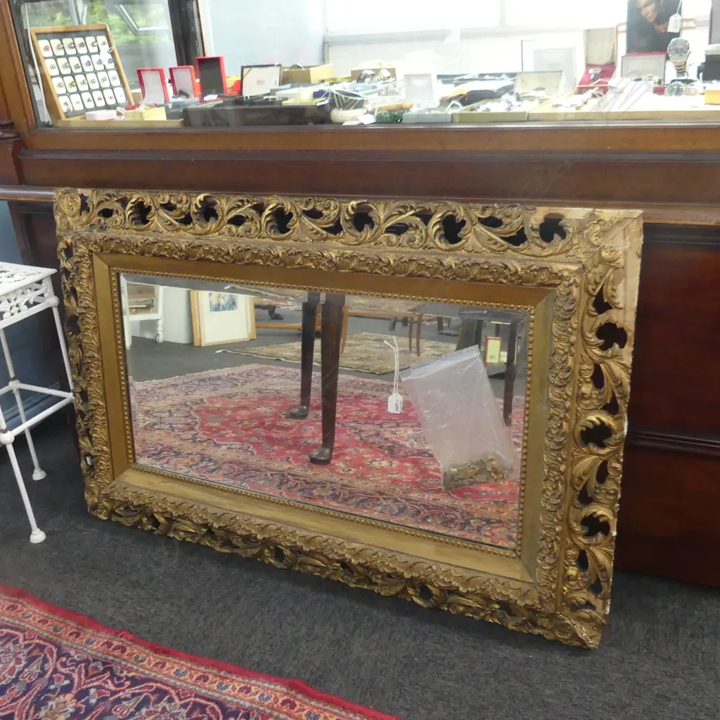 LGE VINTAGE GILT MIRROR - DAMAGED - 800x1250mm Image 1++