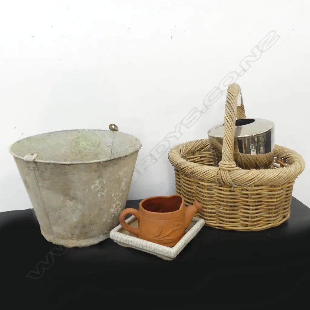 5 PCES; WOVEN BASKET W.400mm, 2 PCES CERAMICS, METAL VASE H.270mm, RUSTIC PLANTER BUCKET Image 1++