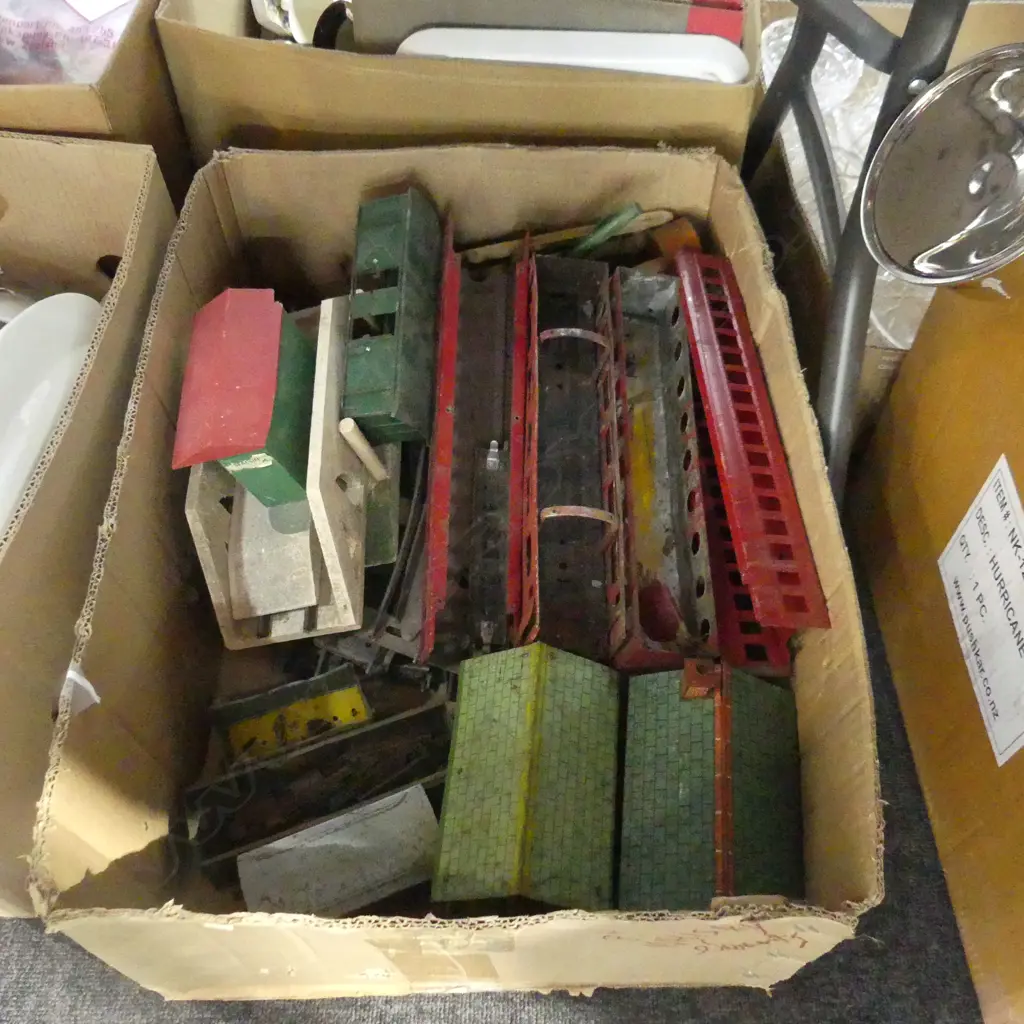 TIN TRAIN CARRIAGES, BUILDINGS, TRACKS ETC. Image 1++