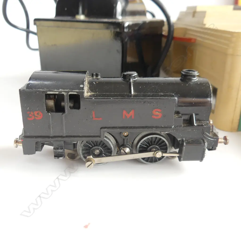 TRIX TWIN ELECTRIC TRAIN SET  TWO ENGINES TRACK ETC AK1  Image 1++