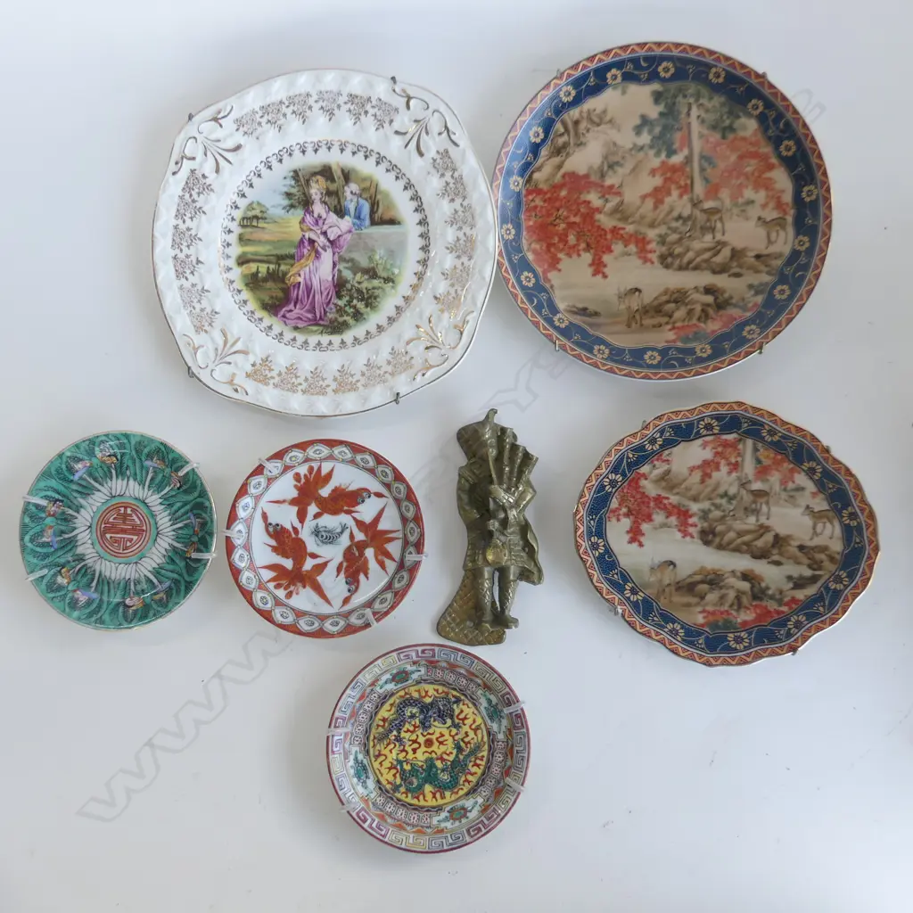 BOX LOT ASST. ORIENTAL PLATES + BRASS BAGPIPER DOOR KNOCKER Image 1++