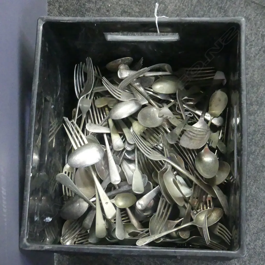 BOX OF ASST. SILVER PLATE CUTLERY Image 1++