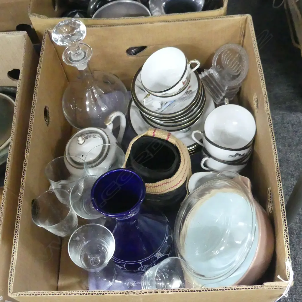 BOX LOT JAPANESE TEASET DECANTER GLASSES ETC Image 1++