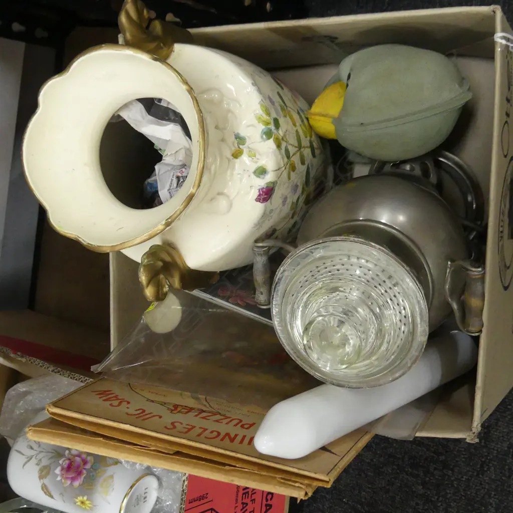 BOX LOT VINTAGE PUZZELS SWAPS VASE COFFEE POT ETC Image 1++