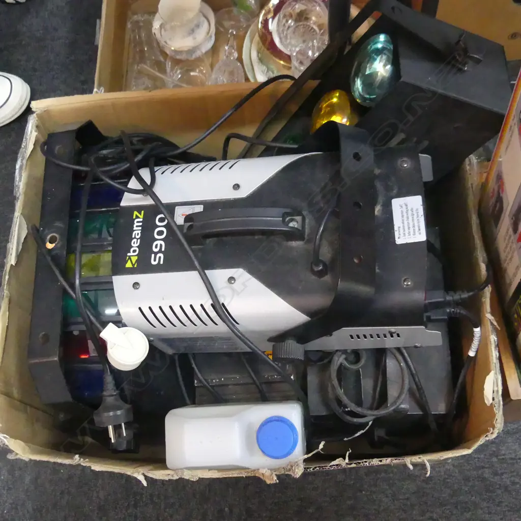 BOX LOT DISCO LIGHTS / SMOKE MACHINE ETC Image 1++