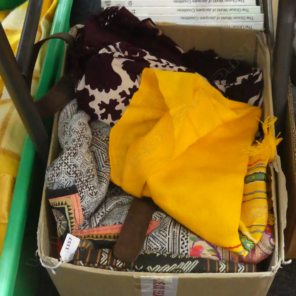 BOX LOT ASST. FABRICS Image 1++