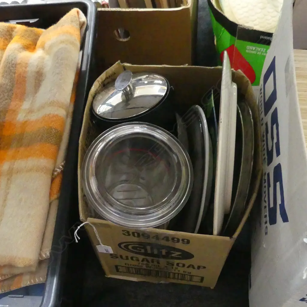 BOX LOT ASST. PLATES INCL.ROYAL DOULTON ETC Image 1++