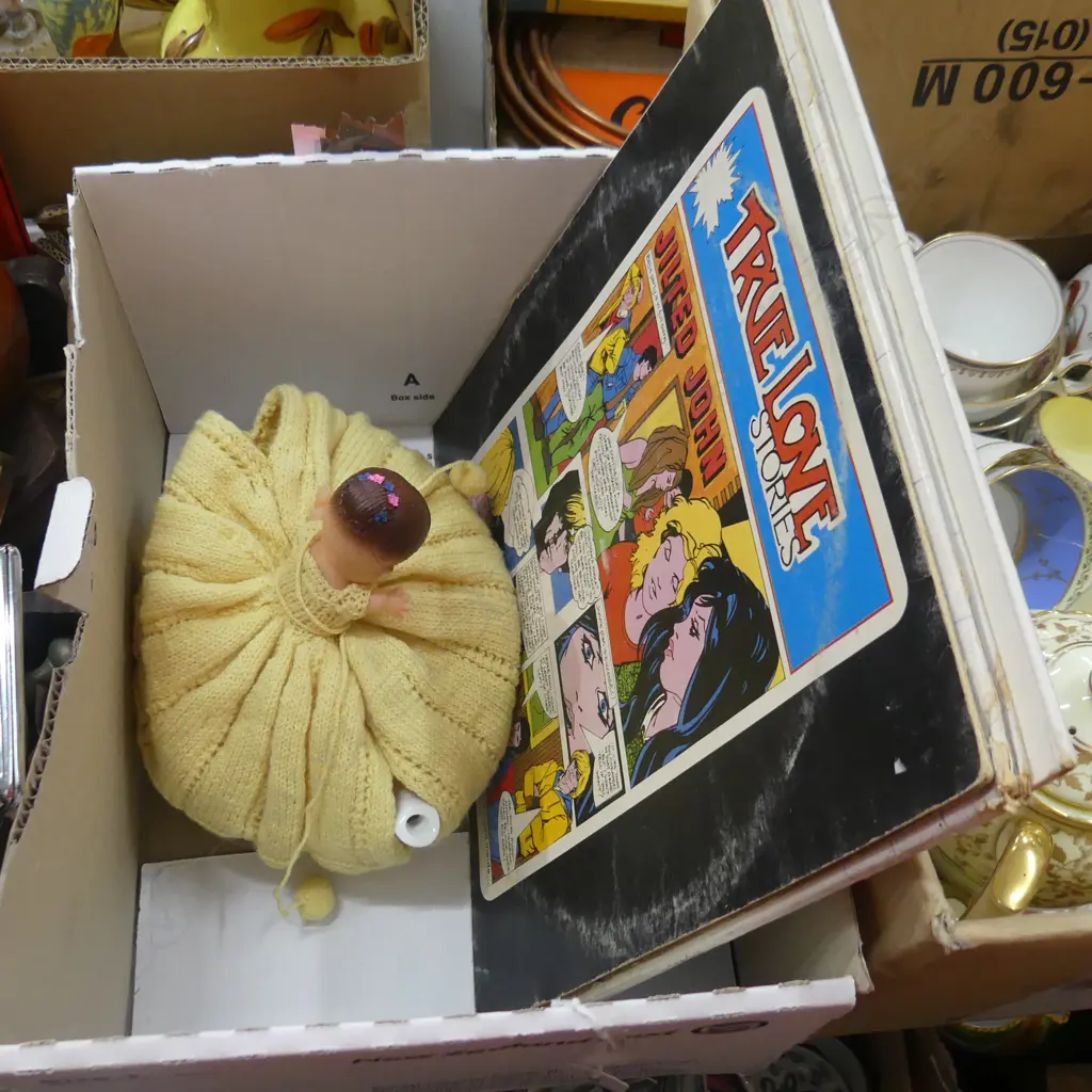 SM BOX INCL 2 PINK FLOYD VINYL ALBUMS + 1 OTHER & KEWPIE DOLL KNITTED TEAPOT COSY & TEAPOT Image 1++