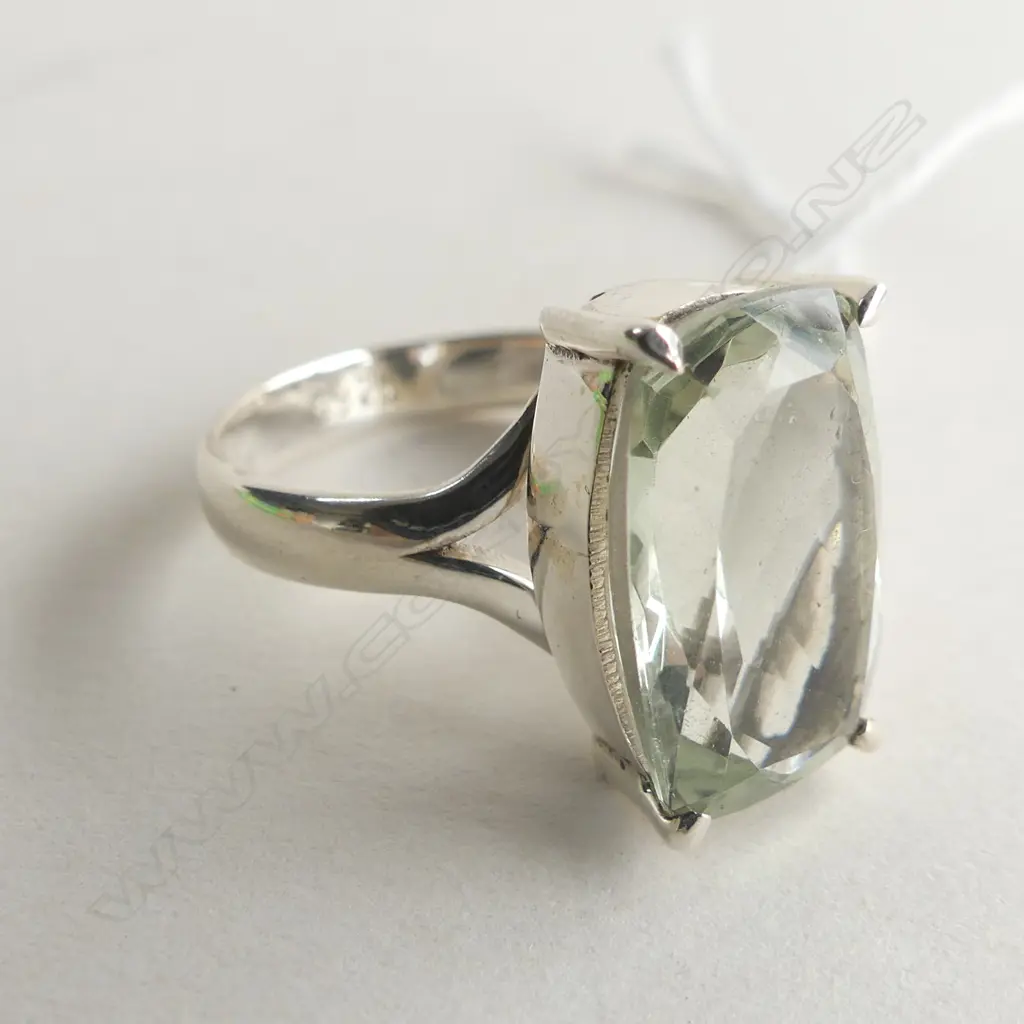 925 GREEN AMYTHEST RING 5.3 GRAMS Image 1++