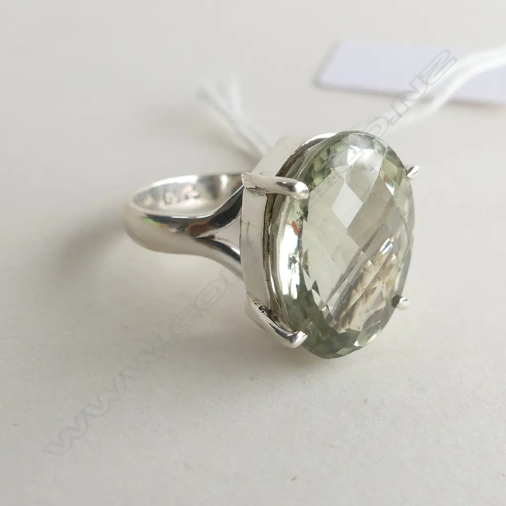 925 GREEN AMYTHEST RING 6.4 GRAMS Image 1++