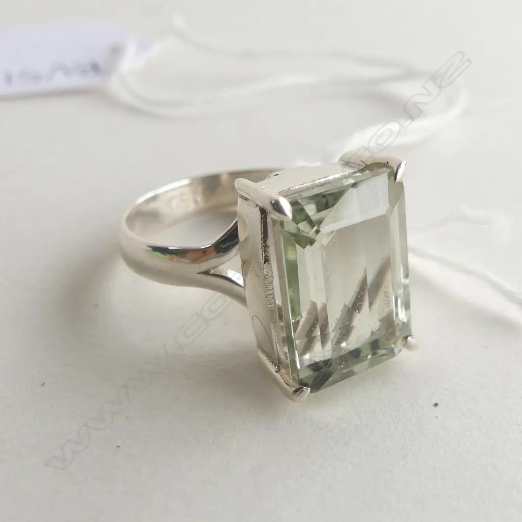 925 GREEN AMYTHEST RING 5.5 GRAMS Image 1++