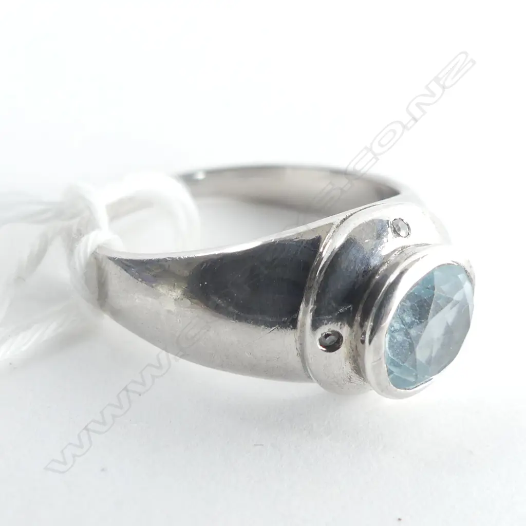 STG & PALE TOPAZ WITH SMALL WHITE STONES RING 5.7 GRAMS Image 1++