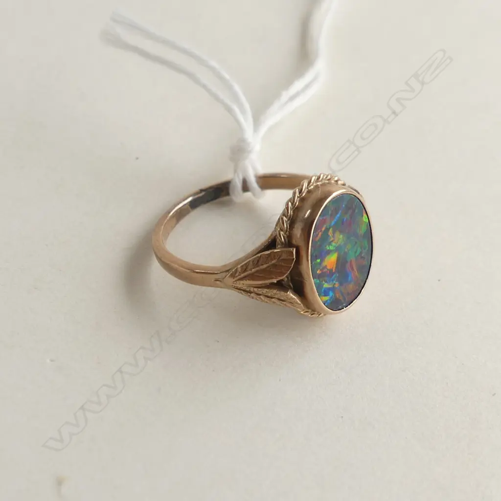 VINTAGE 9CT & OPAL DOUBLET RING Image 1++