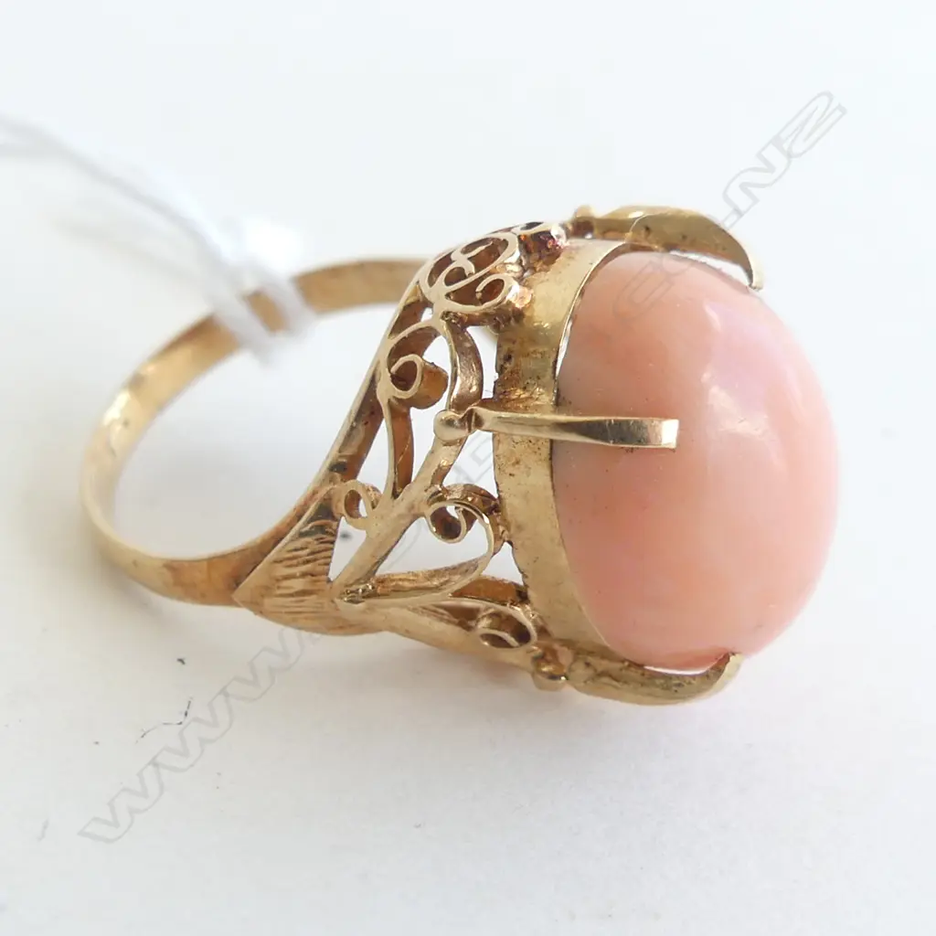 14CT GOLD (TESTED, MARKS WORN) PINK CORAL RING 5.5 GRAMS Image 1++