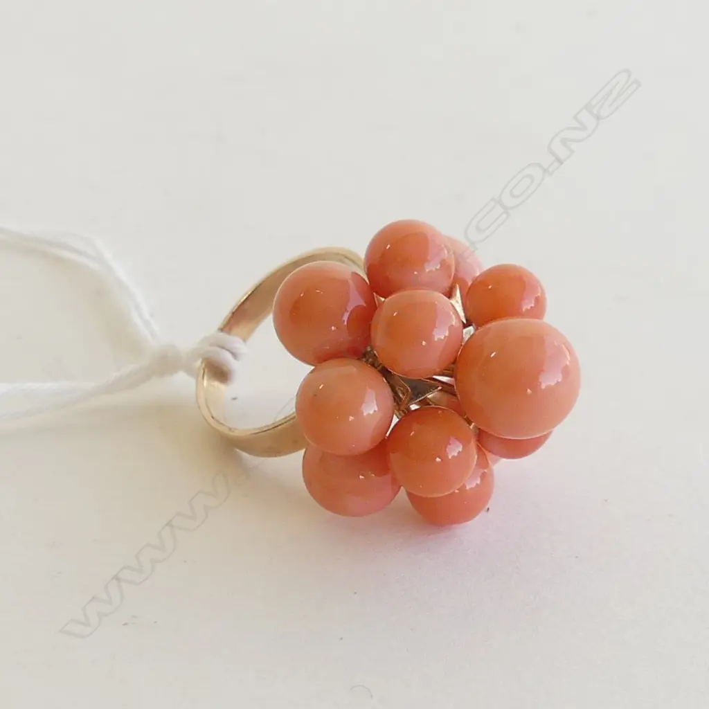 VINTAGE 14K GOLD & MULTI CORAL 'GRAPE BUNCH' RING (20607) Image 1++