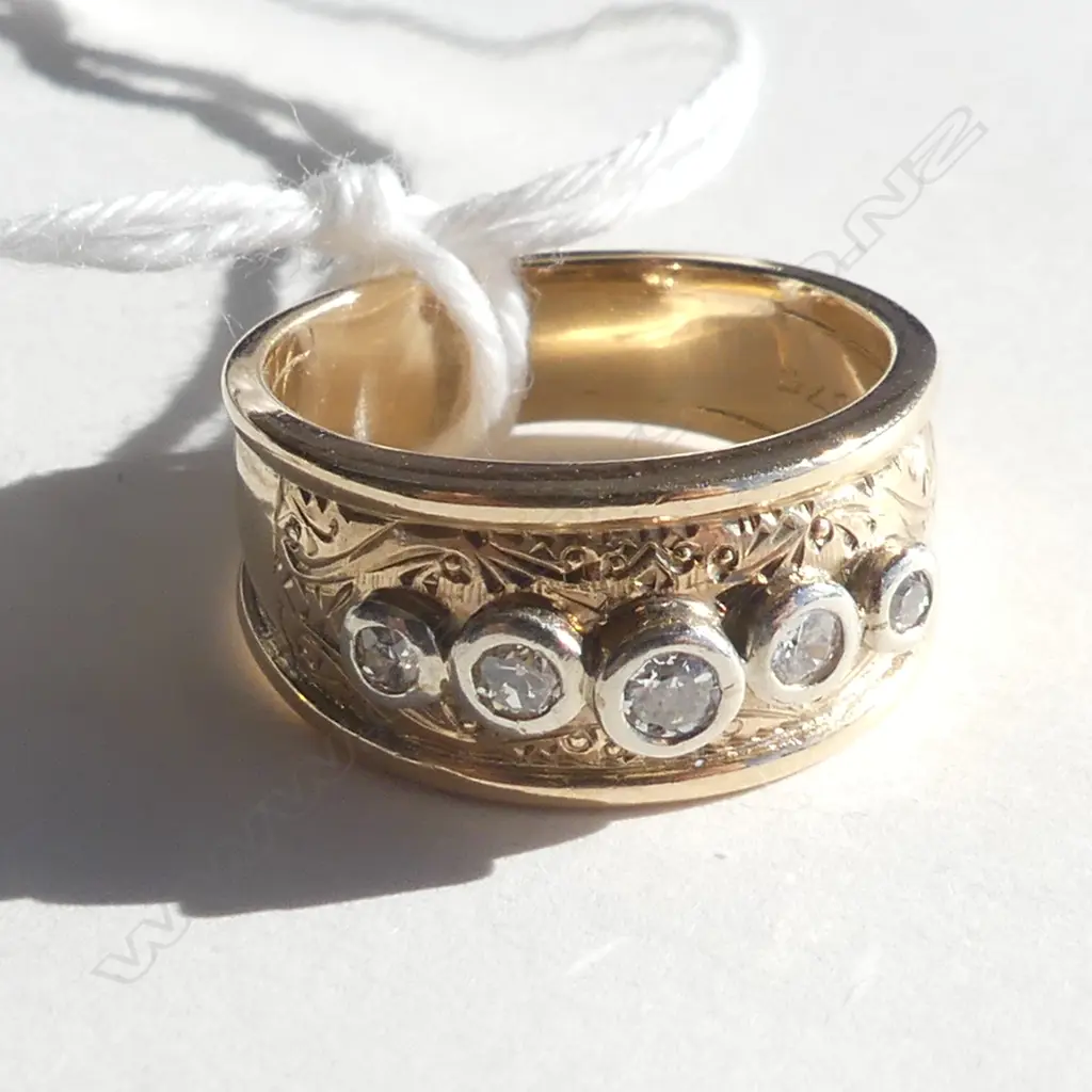 9CT & 6 DIAMOND RING 5.78gms hand made designer setting Image 1++