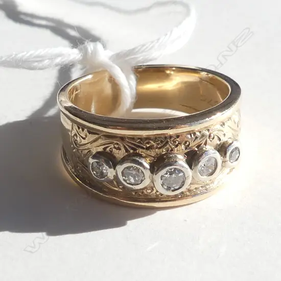 9CT & 6 DIAMOND RING 5.78gms hand made designer setting