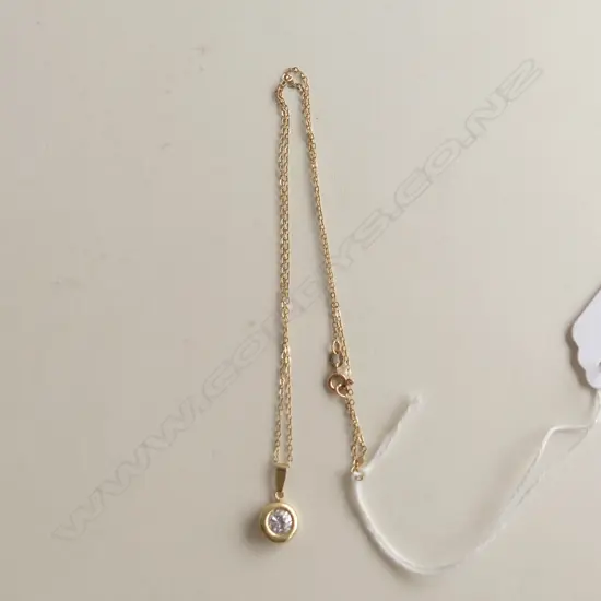 9CT YELLOW GOLD & SOLITAIRE CZ PENDANT & CHAIN 1.5GMS