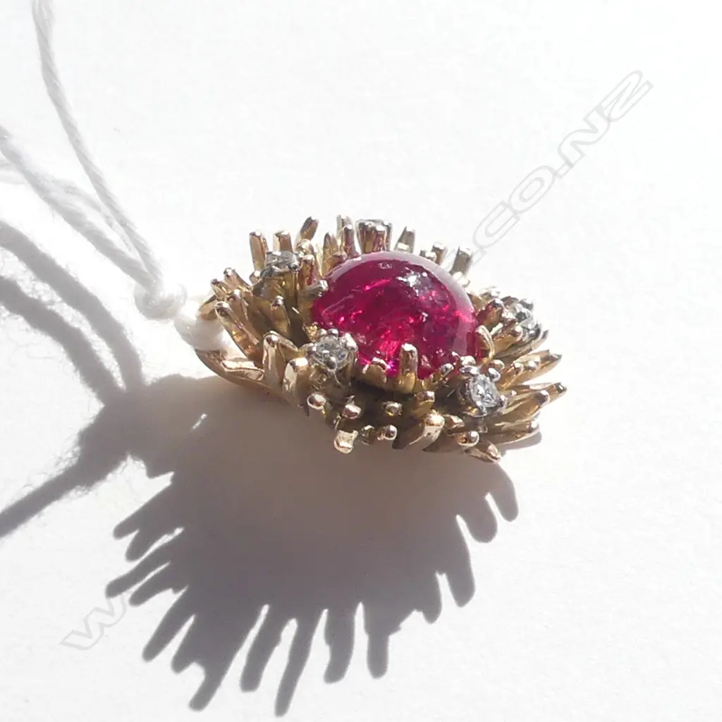 GOLD RUBY & DIAMOND ? STYLISH VINTAGE STAR BURST PENDANT Image 1++