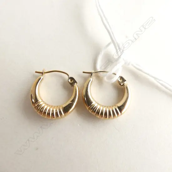 9CT YELLOW GOLD SMALL HOOP EARRINGS 0.7GMS