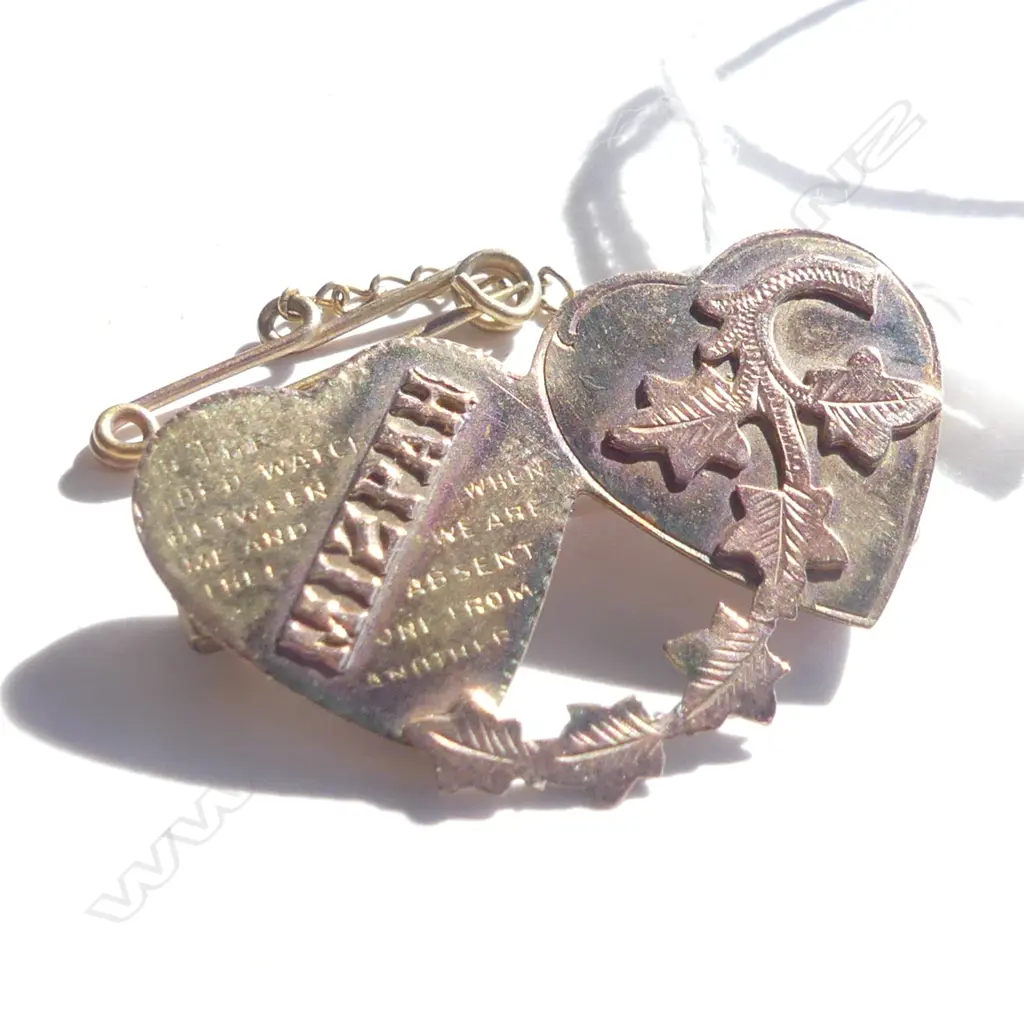C1900 GOLD MIZPAH DBLE HEART BROOCH Image 1++