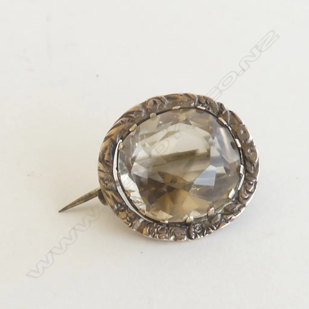 ANTIQUE GOLD ? FRAMED ROCK QUARTZ BROOCH (20602) Image 1++