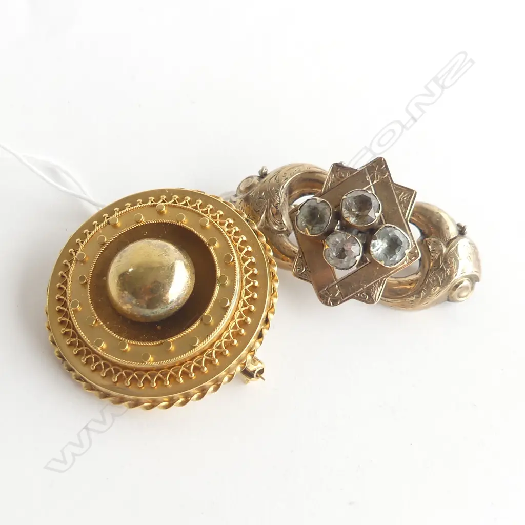 2 VICTORIAN GOLD METAL BROOCHES. the Victorian round brooch testing as 14ct Image 1++