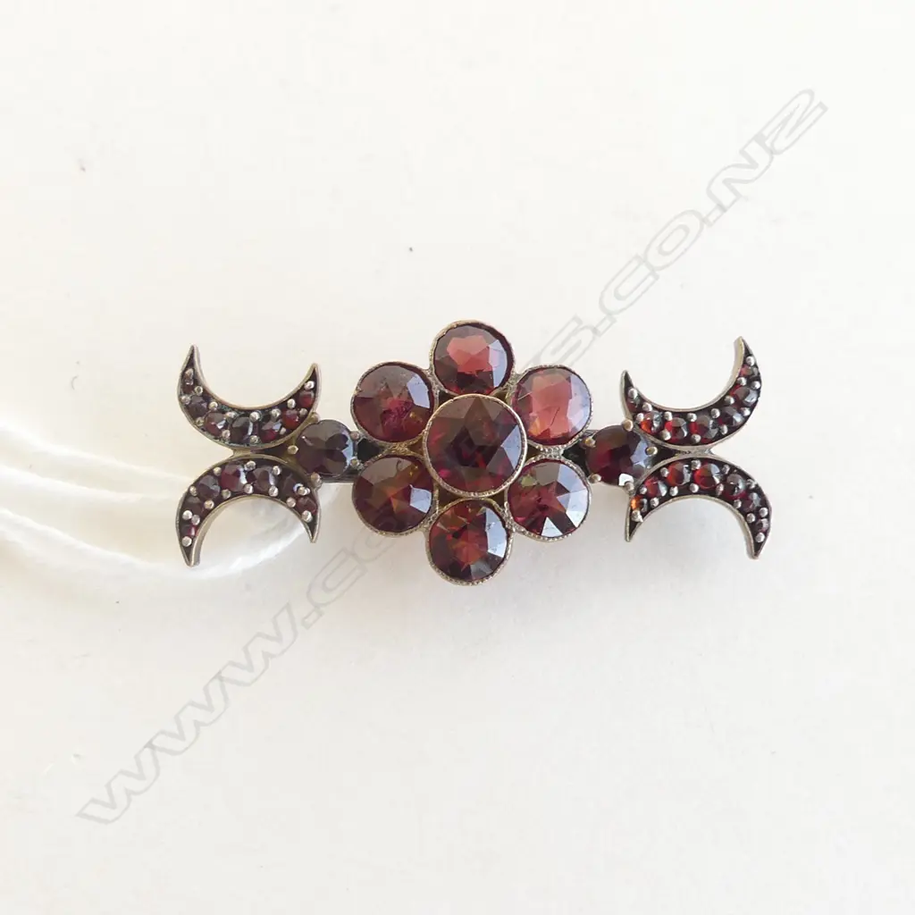 ANTIQUE GILT & GARNET BROOCH (20385) Image 1++