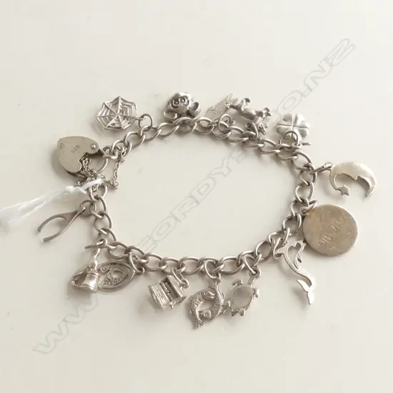 ST. SILVER CHARM BRACELET HEART LOCK 14CHARMS 22.25gm