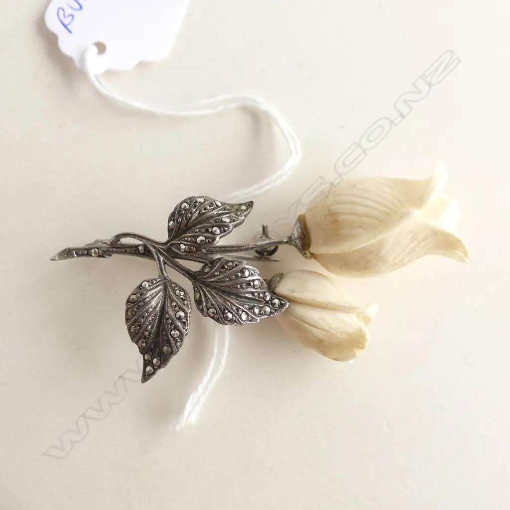 VINTAGE SILVER MARCASITE & CARVED IVORY ROSES BROOCH Image 1++
