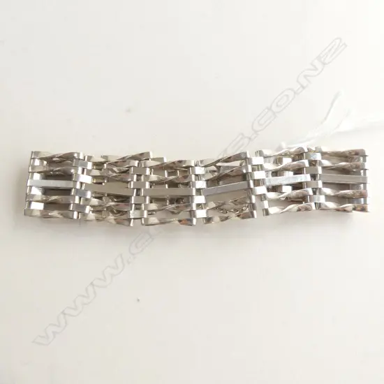 SILVER GATE BRACELET 