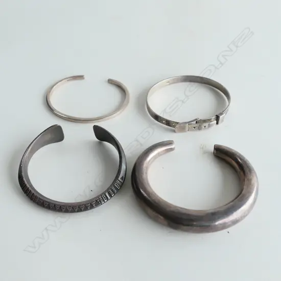 3 HALF BANGLES; 1 925 SILVER, 2 UNMARKED + 925 SILVER HINGED BANGLE