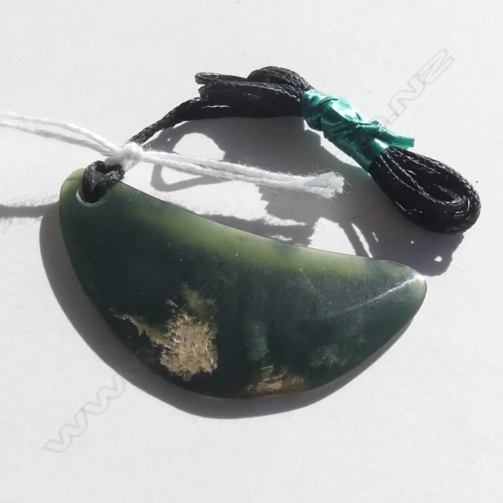 POUNAMU (GREENSTONE) SM CRESCENT SHAPED PENDANT (L 45MM) ON BLACK WAXED ADJUSTABLE CORD Image 1++