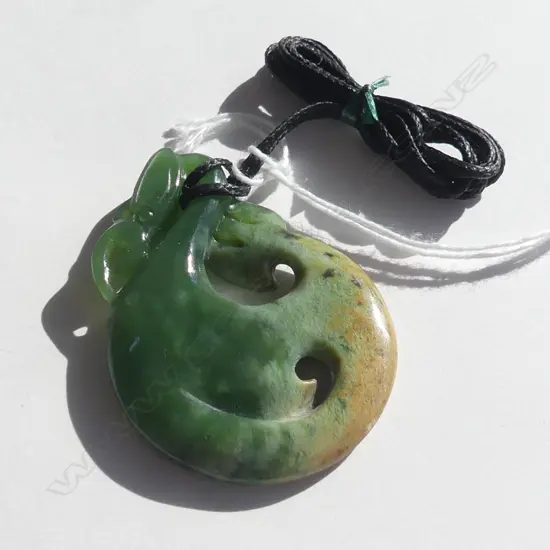 POUNAMU (GREENSTONE) LG FISH HOOK PENDANT (L 55MM) ON BLACK WAXED ADJUSTABLE CORD