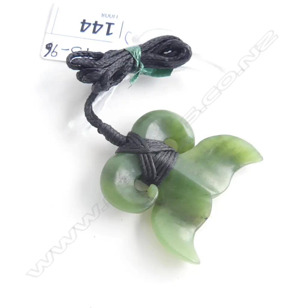 POUNAMU (GREENSTONE) WHALES TAIL  PENDANT (L 40MM)  ON BLACK WAXED ADJUSTABLE CORD Image 1++
