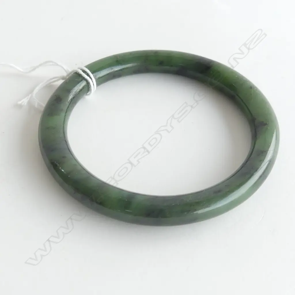 GREENSTONE / POUNAMU BANGLE 60mm int. dia. Image 1++