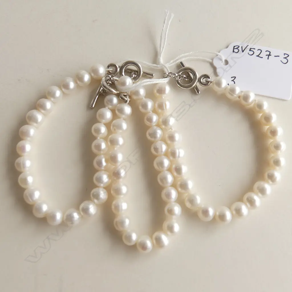 3 FRESHWATER PEARL BRACELET WITH TOGGLE CLASPS  Image 1++