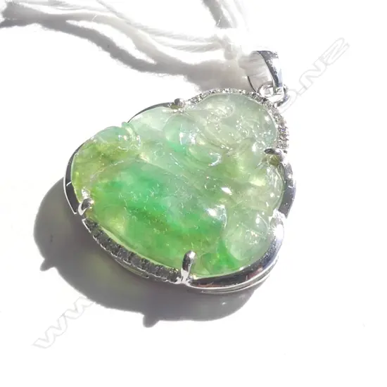 JADEITE, 18CT WHITE GOLD & DIAMOND PENDANT - HAPPY BUDDHA w jade certificate