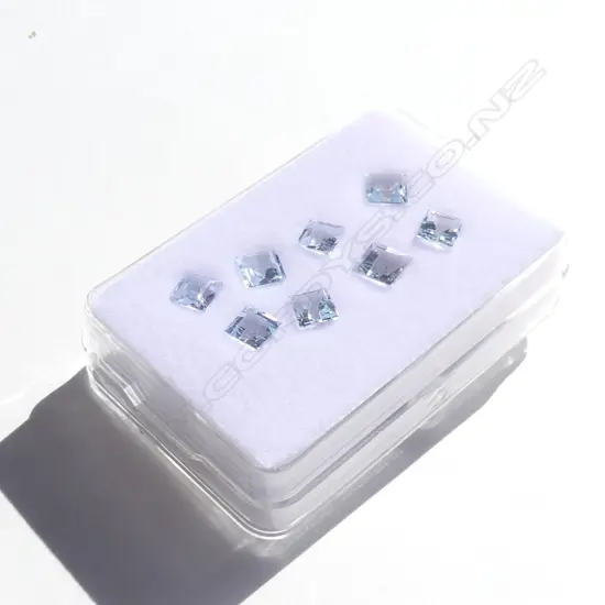 8 SQUARE AQUAMARINE STONES, 5CT