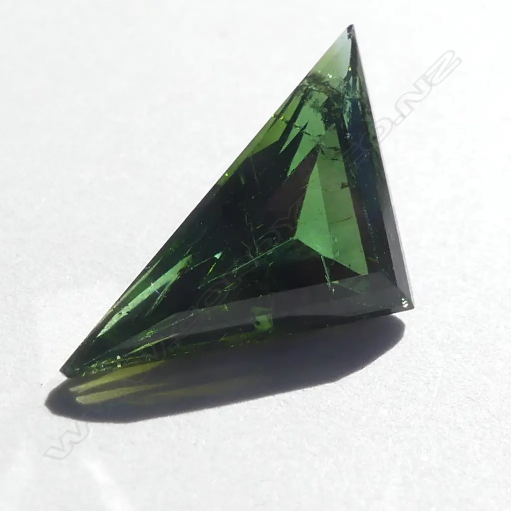 TRIANGLE SHAPE TOURMALINE STONE, 3.97CT Image 1++
