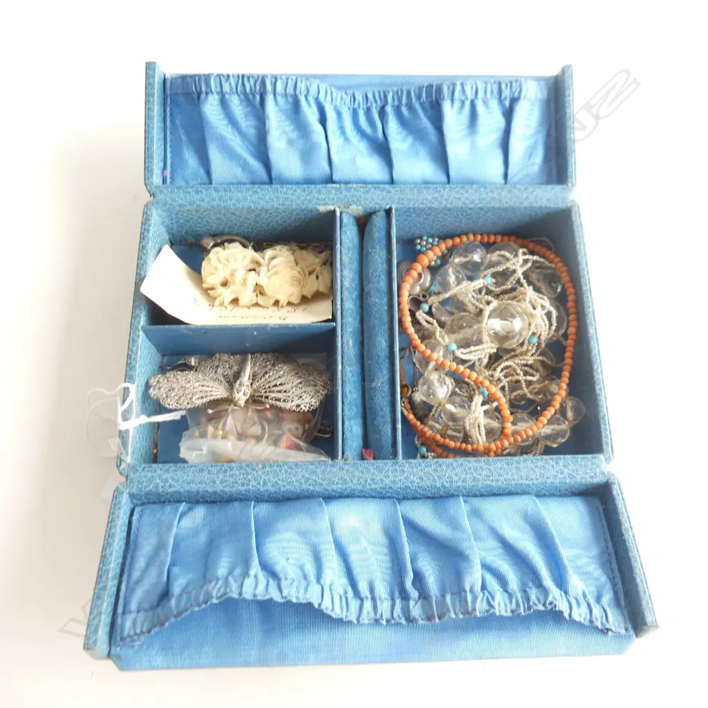 VINTAGE JEWLERY BOX SILVER CHARMS CORAL STRING  IVORY BROOCH ETC Image 1++