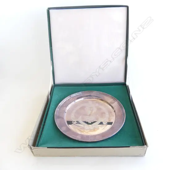 STERLING SILVER COMMEMORATIVE PLATE (BOXED WITH CERT 34/300 363gm