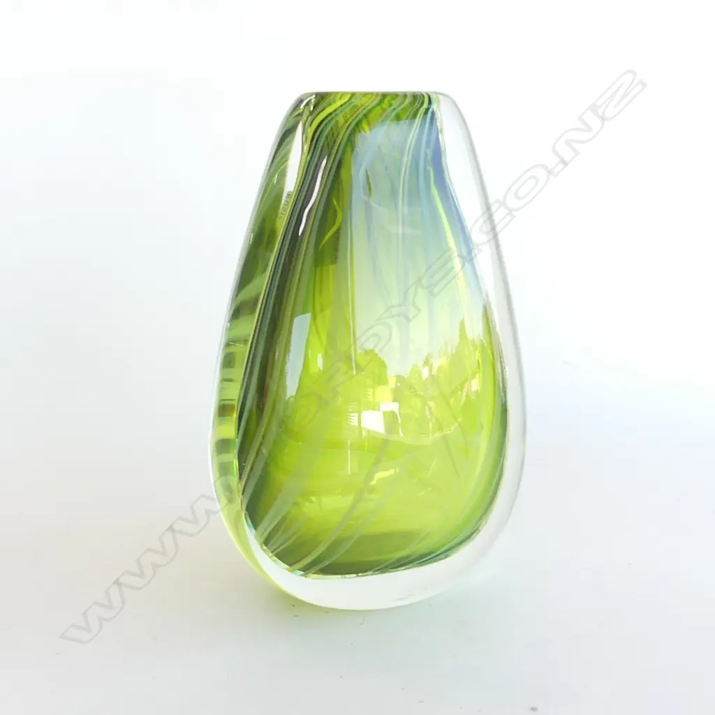 LYNDEN OVER GREEN/AQUA & CLEAR SWIRLS OVOID LGE VASE engraved signature 2006 H.230mm. Image 1++