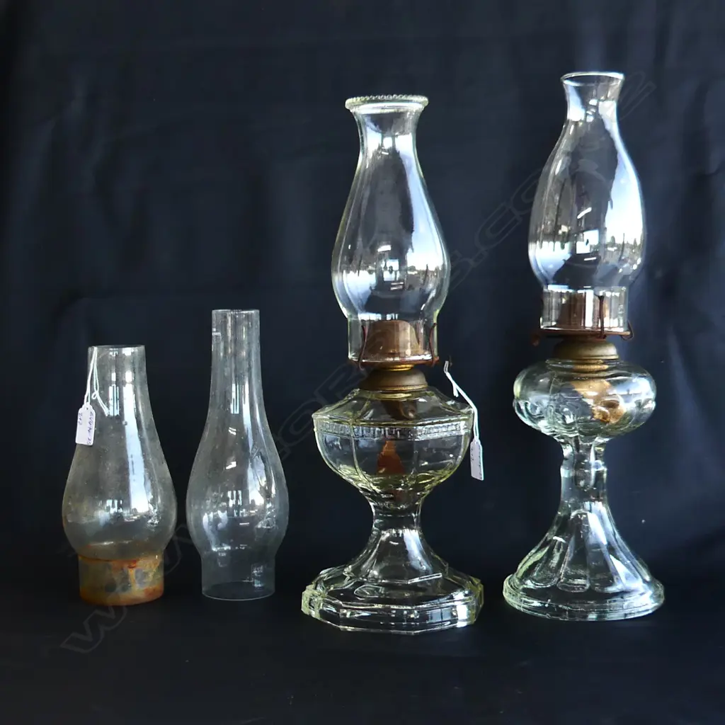 2 EDAWRDIAN CLEAR GLASS KEROSENE LAMPS W 2 EXTRA GLASS CHIMNEYS. Image 1++