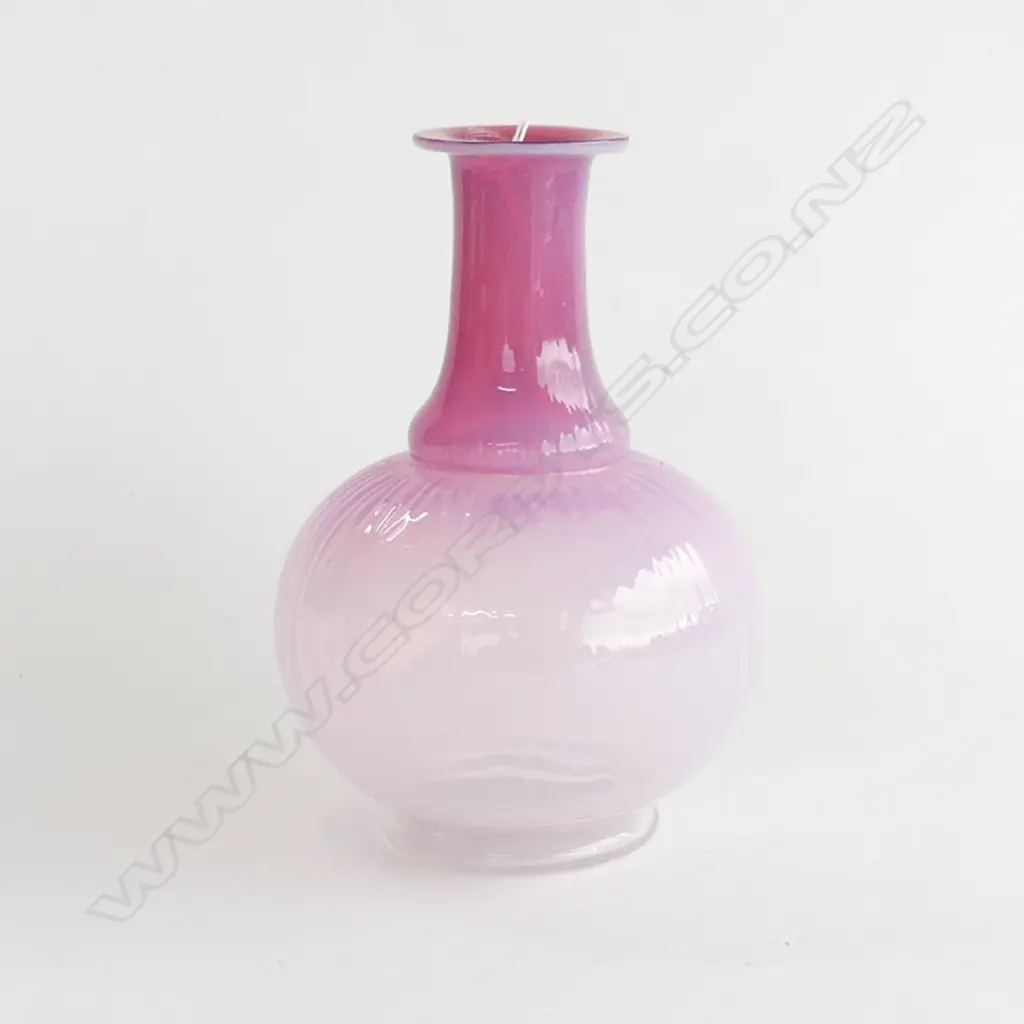 PINK TEXTURED HAND BLOWN GLASS VASE H. 200MM (20252) Image 1++