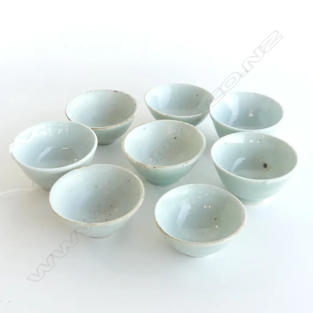 OLD CHINESE SET 8 CELADON GLAZE TEA CUPS Dia.66mm.ea Image 1++