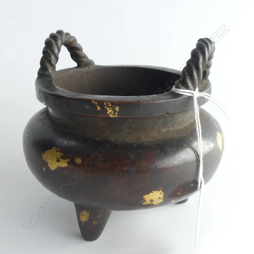 OLD CHINESE BRONZE INCENSE BURNER ROPE TYPE HANDLES GOLD HIGHLIGHTS Dia.130mm Image 1++