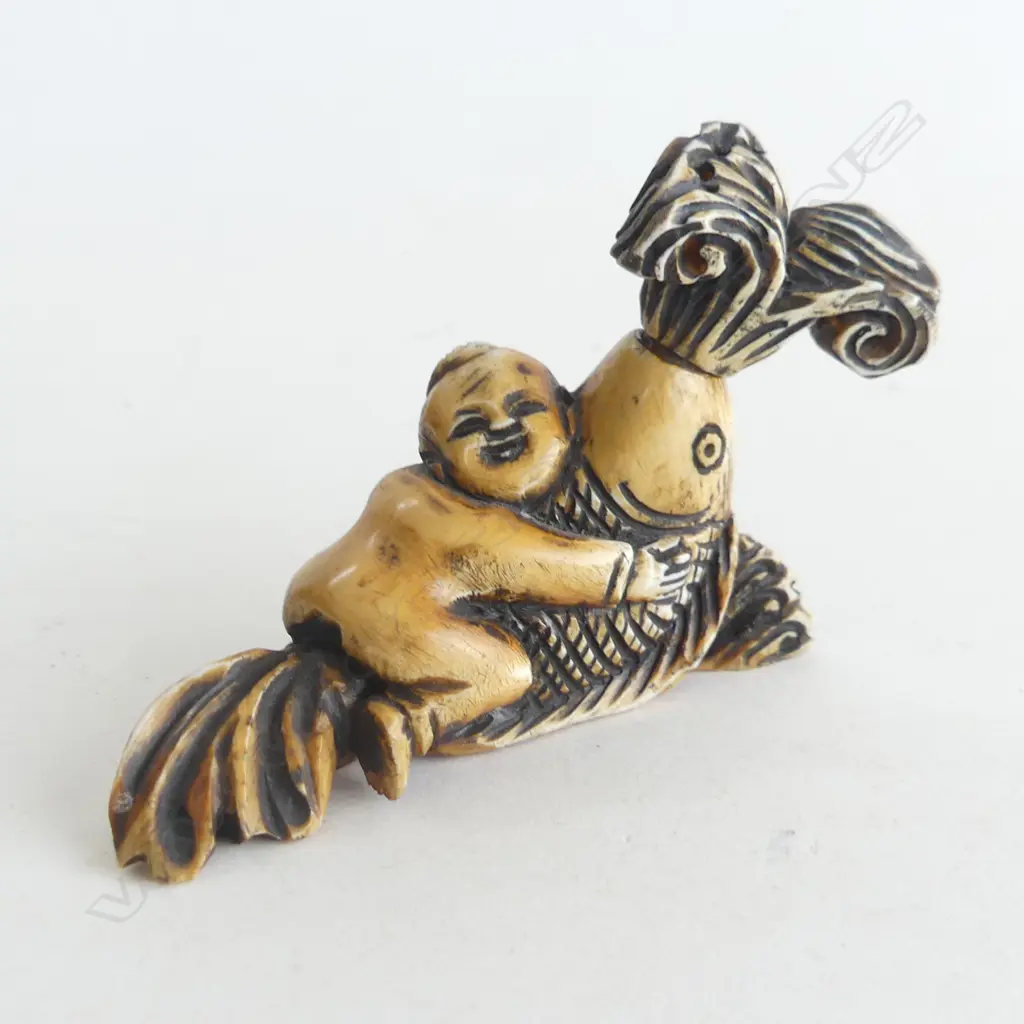 SMALL IVORY CARVED SNUFF BOTTLE; CHILD HOLDING KOI FISH W.70mm Image 1++