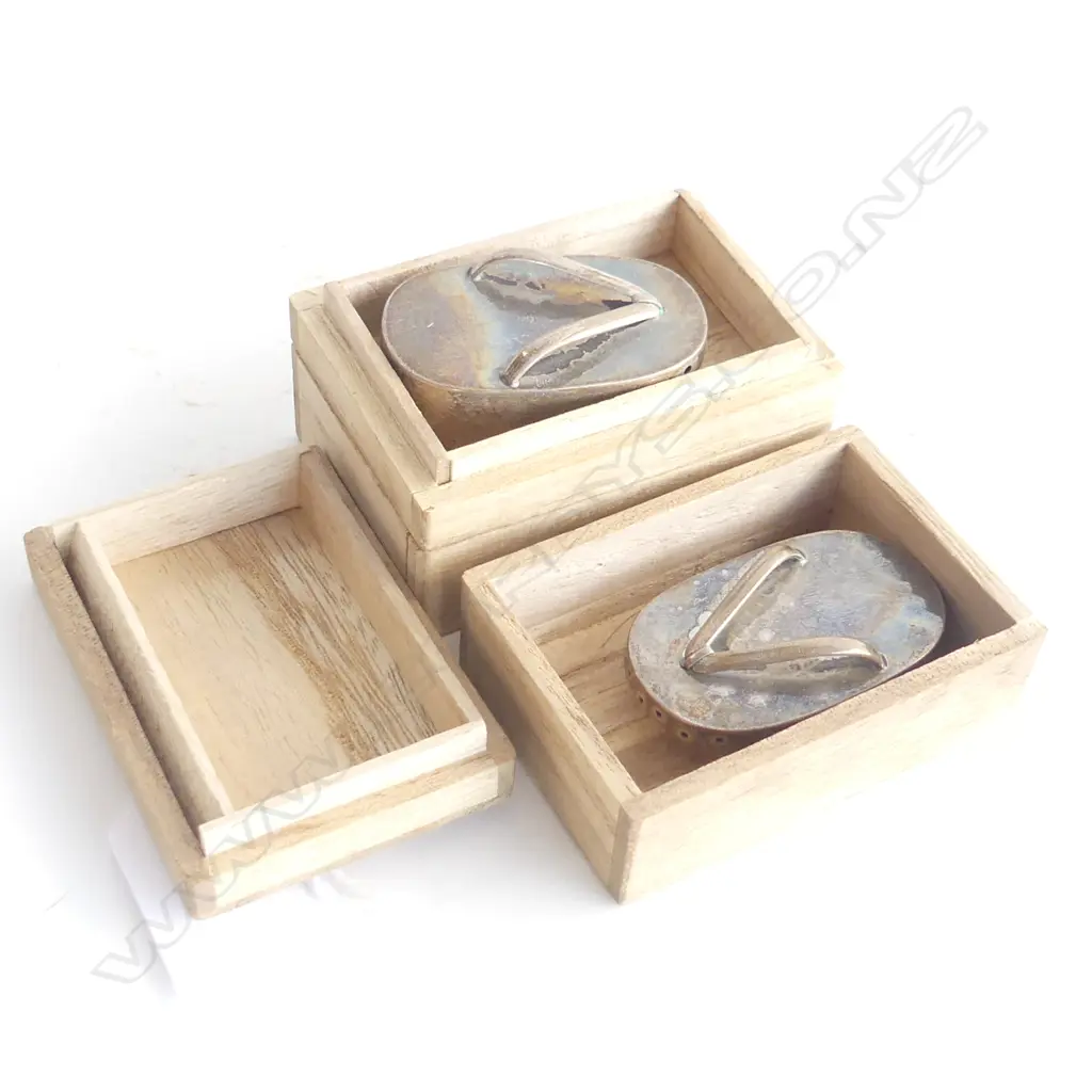2 JAPANESE STERLING SILVER GETA / SANDLE NOVELTY BOXES L.48mm. In wooden boxes.  Image 1++